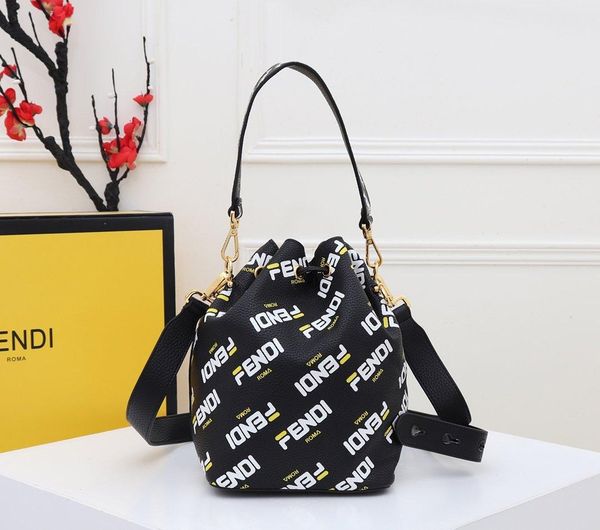 fashion women shoulder bag women new sense bag natural wind style ladies wild diagonal small bag tide f8893
fashion women shoulder bag women new sense bag natural wind style ladies wild diagonal small bag tide f8893