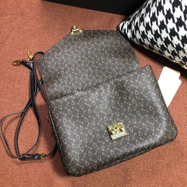 good high-end custom new classic handbags brand luxury designer fashion casual trend practical style crossbody single shoulder is very i
good high-end custom new classic handbags brand luxury designer fashion casual trend practical style crossbody single shoulder is very i