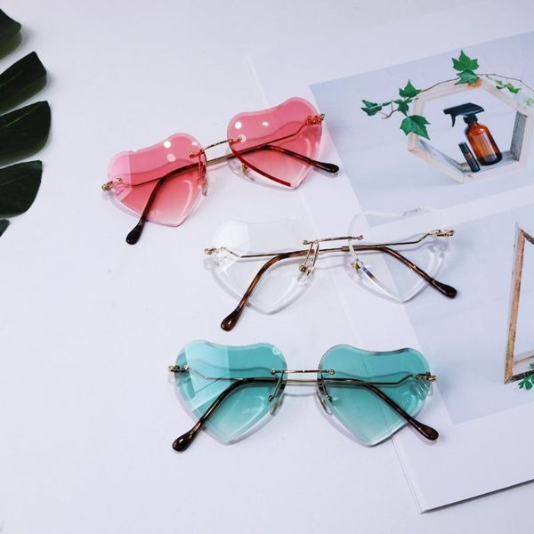 2019 new kids rimless sunglasses heart shaped decorative sunglasses girls baby love heart shape sun glasses shades, White;black
2019 new kids rimless sunglasses heart shaped decorative sunglasses girls baby love heart shape sun glasses shades, White;black
