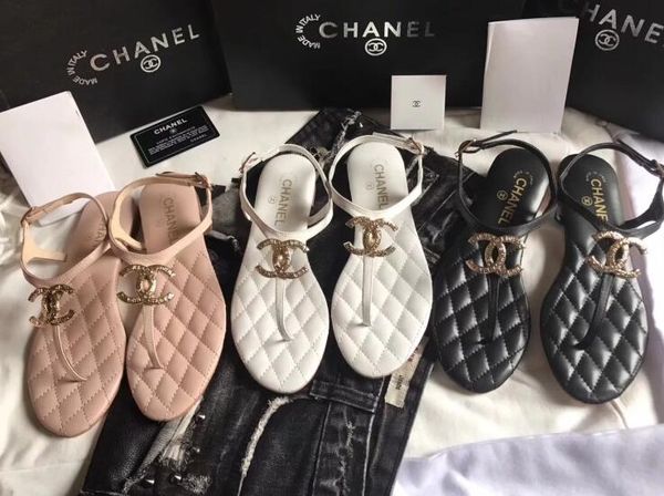 2019 fashion luxury designer women shoes C C flip flops designer Sandals Flat Fashion Brand Women Sandals With Shoe Box
2019 fashion luxury designer women shoes C C flip flops designer Sandals Flat Fashion Brand Women Sandals With Shoe Box