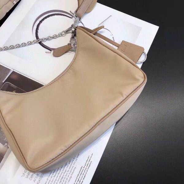 canvas chains shoulder handbags lady women chest hobo pack tote bag canvas for purse messenger presbyopic lady handbags bag tote wholes wmxk, Red;black 
canvas chains shoulder handbags lady women chest hobo pack tote bag canvas for purse messenger presbyopic lady handbags bag tote wholes wmxk, Red;black