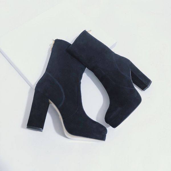 2019 woman shoes in autumn and winter knitted elastic boots designer short boots socks boots high, Black
2019 woman shoes in autumn and winter knitted elastic boots designer short boots socks boots high, Black