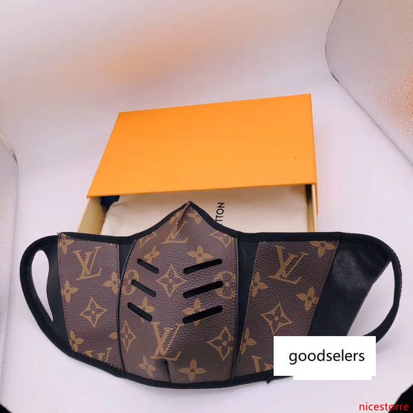 anti-dust cotton mouth face mask black protective masks facemask man woman wearing black fashion facemask have box
anti-dust cotton mouth face mask black protective masks facemask man woman wearing black fashion facemask have box