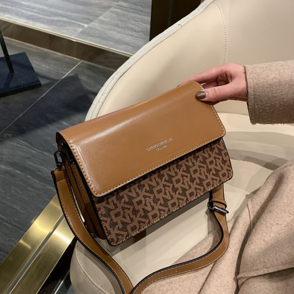 women's 2019 autumn and winter new wave korean personality messenger wild fashion shoulder small square
women's 2019 autumn and winter new wave korean personality messenger wild fashion shoulder small square