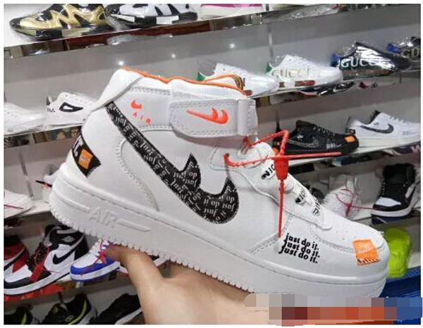 Мужские кроссовки Мода Высокая помощь Спортивная обувь воздух № 1 Открытый кросс
Мужские кроссовки Мода Высокая помощь Спортивная обувь воздух № 1 Открытый кросс