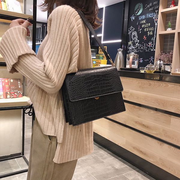 designer-vintage alligator shoulder bag for women 2020 new luxury handbags designer female wide strip crossbody bags
designer-vintage alligator shoulder bag for women 2020 new luxury handbags designer female wide strip crossbody bags