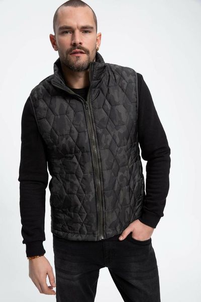 defacto man vest-k2203az19sp, Black;white
defacto man vest-k2203az19sp, Black;white