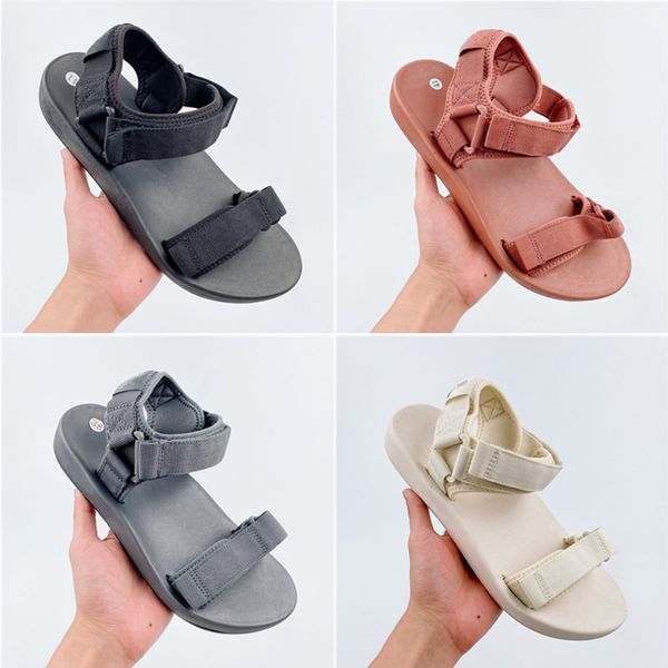 2020 new fashion men's and women's slippers brand -- women's sandals, men's and women's summer breathable sandals 3
2020 new fashion men's and women's slippers brand -- women's sandals, men's and women's summer breathable sandals 3