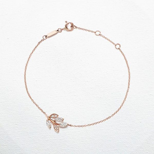 new ladies sterling silver rose gold plant leaf inlaid zircon bracelet women's popular sterling silver leaf zircon bracelet, Golden;silver
new ladies sterling silver rose gold plant leaf inlaid zircon bracelet women's popular sterling silver leaf zircon bracelet, Golden;silver