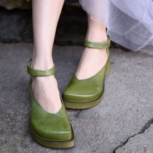 artmu original retro personality shallow women's shoes female genuine leather thick heels hook and loop 2019 new handmade pumps, Black 
artmu original retro personality shallow women's shoes female genuine leather thick heels hook and loop 2019 new handmade pumps, Black