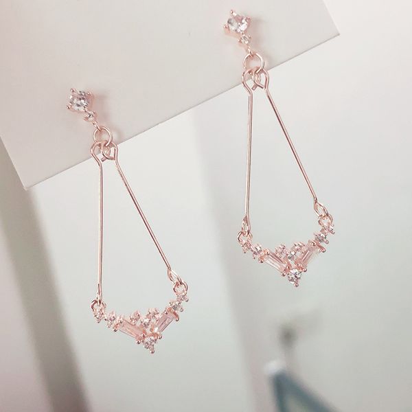 mengjiqiao 2019 korean new fashion geometric rhombus shiny cubic zircon drop earrings for women rhinestone boucle d'oreille gift, Silver
mengjiqiao 2019 korean new fashion geometric rhombus shiny cubic zircon drop earrings for women rhinestone boucle d'oreille gift, Silver