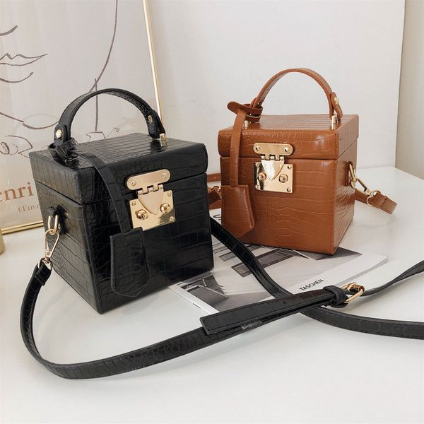 женщины крокодил шаблон сумка мини lock box сумка сумка женщина сумка tote сторона сумка 2020
женщины крокодил шаблон сумка мини lock box сумка сумка женщина сумка tote сторона сумка 2020