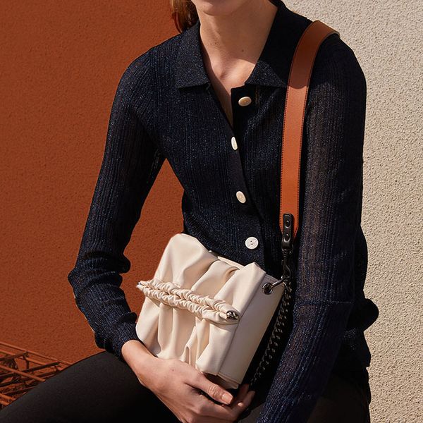 2020 fold cloud totes bags for women underarm bag pu leather shoulder messenger bag chic evening clutch purses lady handbags new
2020 fold cloud totes bags for women underarm bag pu leather shoulder messenger bag chic evening clutch purses lady handbags new