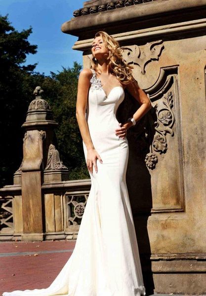 2019 new one-shoulder mermaid evening dresses white floor-length sheer overlay bowknot beading evening gown, Black;red
2019 new one-shoulder mermaid evening dresses white floor-length sheer overlay bowknot beading evening gown, Black;red