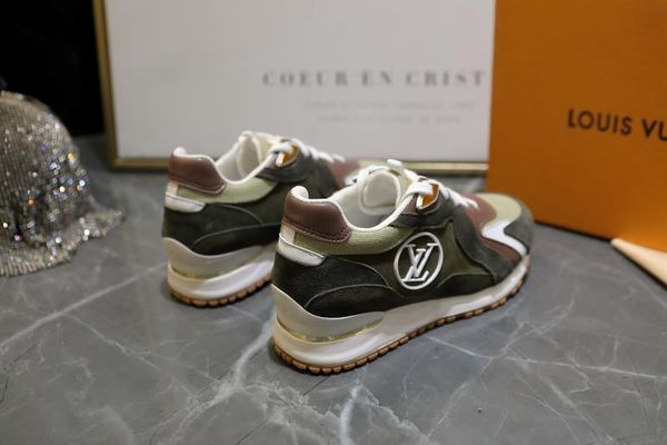 2020 selling couple models comfortable breathable new sports casual shoes leather wild increased flat flat running shoes
2020 selling couple models comfortable breathable new sports casual shoes leather wild increased flat flat running shoes