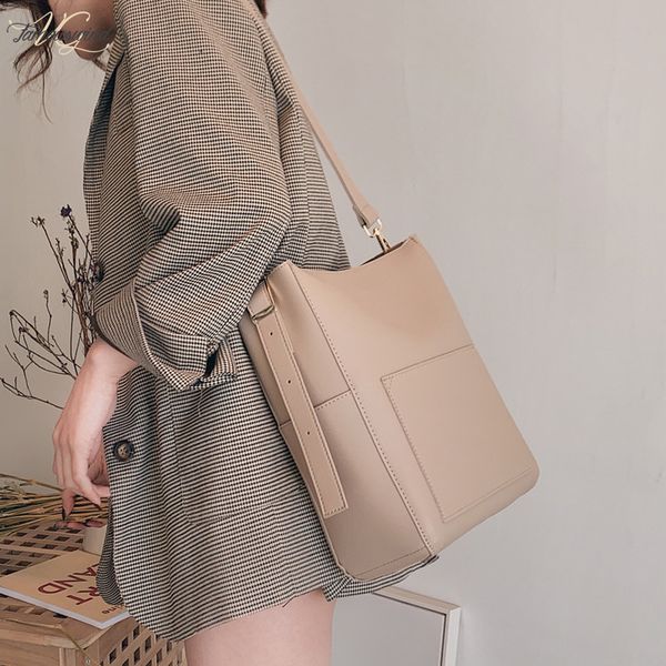 large capacity women shoulder bags designer brand handbags pu leather crossbody bag casual totes simply buckets bag purse
large capacity women shoulder bags designer brand handbags pu leather crossbody bag casual totes simply buckets bag purse
