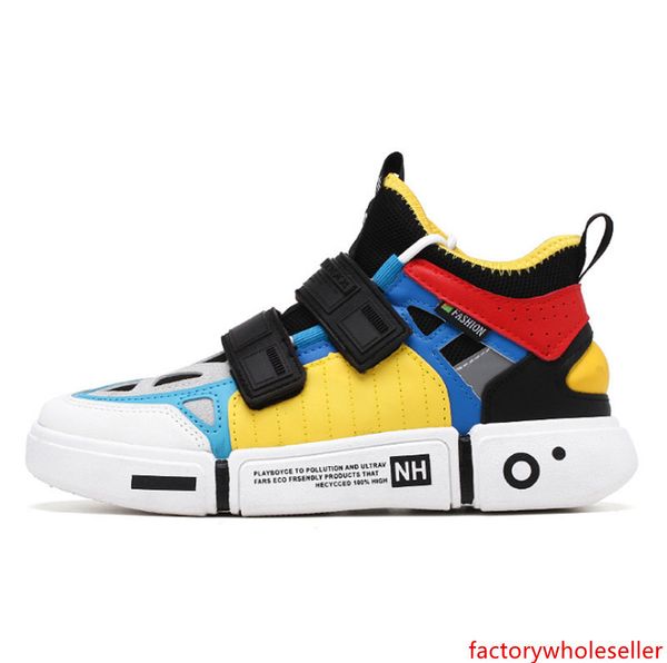 2020 fashion designer shoes triple s sneakers cool sole stitching wild sneakers three color men running outdoor shoes
2020 fashion designer shoes triple s sneakers cool sole stitching wild sneakers three color men running outdoor shoes
