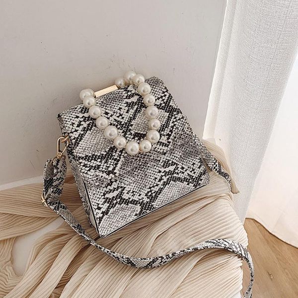 #h10 serpentine pu crossbody bags for women messenger female handbag for lady design retro women snake print shoulder bag
#h10 serpentine pu crossbody bags for women messenger female handbag for lady design retro women snake print shoulder bag