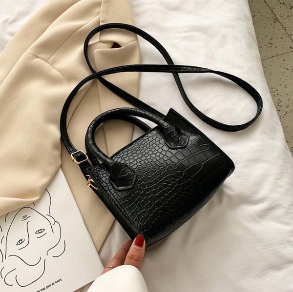 designer women's bag summer new fashion texture small square bags simple atmosphere single messenger bag
designer women's bag summer new fashion texture small square bags simple atmosphere single messenger bag