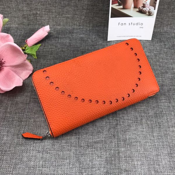 2020 women wallet wholesale lady calf skin genuine leather wallet purse tote bag long wallet include box and dust bag and card, Red;black
2020 women wallet wholesale lady calf skin genuine leather wallet purse tote bag long wallet include box and dust bag and card, Red;black