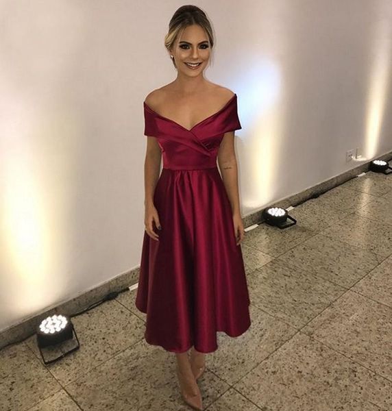 Burgundy Satin Short Prom Dresses 2019 Sexy Off The Shoulder Ruffles Long Formal Dresses Evening Wear Vestido de 161
Burgundy Satin Short Prom Dresses 2019 Sexy Off The Shoulder Ruffles Long Formal Dresses Evening Wear Vestido de 161
