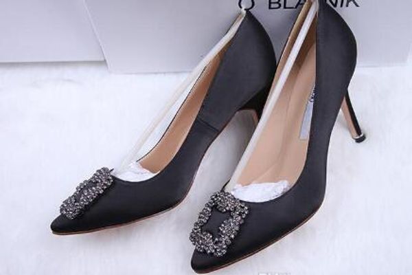 2019 NEW BRAND MANOLOBLANHNIK NEW SILK HIGH HEELS PUMPS WOMEN'S SHOES DRESSES SHOES WEDDING SHOES WITH BO
2019 NEW BRAND MANOLOBLANHNIK NEW SILK HIGH HEELS PUMPS WOMEN'S SHOES DRESSES SHOES WEDDING SHOES WITH BO