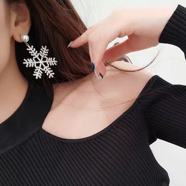 rongho new crystal snowflower earrings for women christmas gift charms jewelry pearl brincos female earring pendant 2019, Golden;silver
rongho new crystal snowflower earrings for women christmas gift charms jewelry pearl brincos female earring pendant 2019, Golden;silver