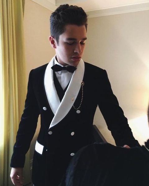 black velvet with white lapel men suit for wedding 2pieces(jacket+pant+tie) fashion custom made masculino slim groom mens suits, White;black
black velvet with white lapel men suit for wedding 2pieces(jacket+pant+tie) fashion custom made masculino slim groom mens suits, White;black