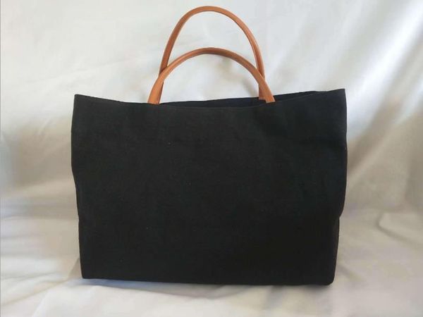 women's bags 2020 simple large capacity portable fashion handbags single shoulder canvas messenger bag
women's bags 2020 simple large capacity portable fashion handbags single shoulder canvas messenger bag