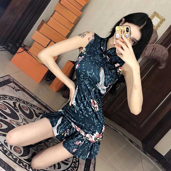 2020 short cheongsam mini qipao club oriental style party dresses robe chinoise modern chinese dress summer women qi pao, Red
2020 short cheongsam mini qipao club oriental style party dresses robe chinoise modern chinese dress summer women qi pao, Red