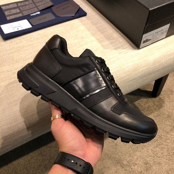 2020 designer sneakers chain reaction sport fashion casual shoes for men women trainer lightweight link-embossed sole with box dust bag rfv, Black 
2020 designer sneakers chain reaction sport fashion casual shoes for men women trainer lightweight link-embossed sole with box dust bag rfv, Black