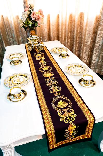 Искусство Европы Barocco Дизайнер Medusa Столовый Коврик Le Vase TableCleth Бархатный Бегун Сто
Искусство Европы Barocco Дизайнер Medusa Столовый Коврик Le Vase TableCleth Бархатный Бегун Сто