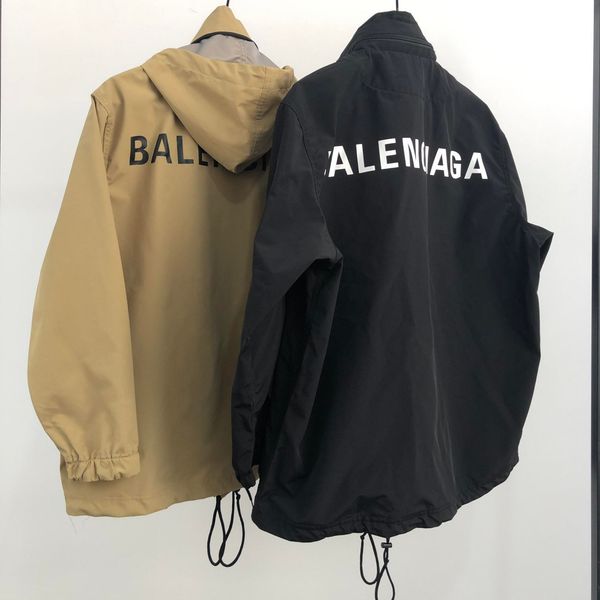 19ss autumn winter fashion sports couple men windbreaker letters digital printing outdoor waterproof windproof function jackets male, Black;brown 
19ss autumn winter fashion sports couple men windbreaker letters digital printing outdoor waterproof windproof function jackets male, Black;brown