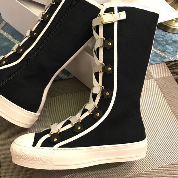 2019 low cut patchwork leather women sneaker wholesale kanye west race runner casual shoe white black pink velvet trainer shoes with box c20
2019 low cut patchwork leather women sneaker wholesale kanye west race runner casual shoe white black pink velvet trainer shoes with box c20