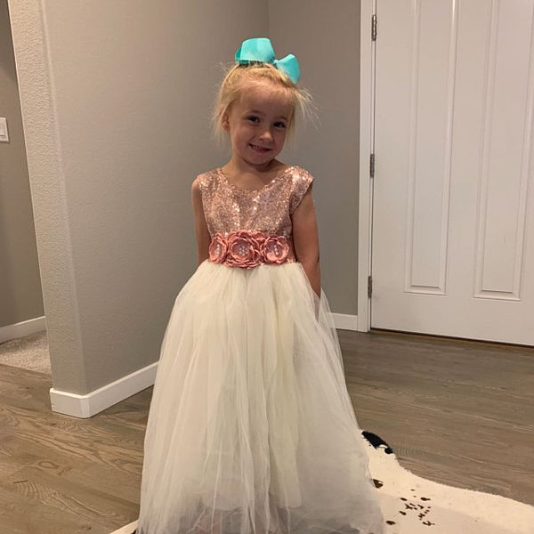 elegant rose gold sequin cream tulle flower girl dress boho floor length long country baby first communion junior bridesmaid birthday dress, White;blue
elegant rose gold sequin cream tulle flower girl dress boho floor length long country baby first communion junior bridesmaid birthday dress, White;blue
