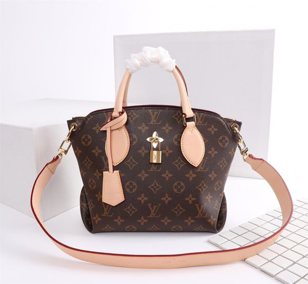 2019 retro women's and women's shoulder bag Messenger shell bag fashion small Messenger bag chain handbag M44350
2019 retro women's and women's shoulder bag Messenger shell bag fashion small Messenger bag chain handbag M44350