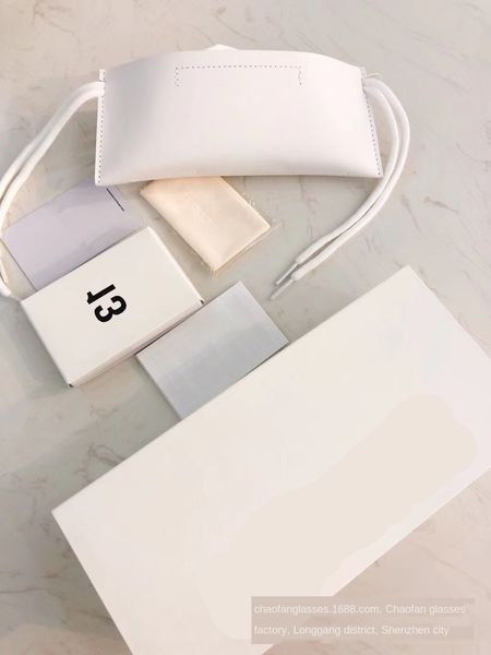 2019gm white glasses case blue glasses case
2019gm white glasses case blue glasses case