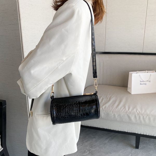 2020 new ladies shoulder bag mini crocodile pattern solid color female bag texture korean version of the cylinder
2020 new ladies shoulder bag mini crocodile pattern solid color female bag texture korean version of the cylinder