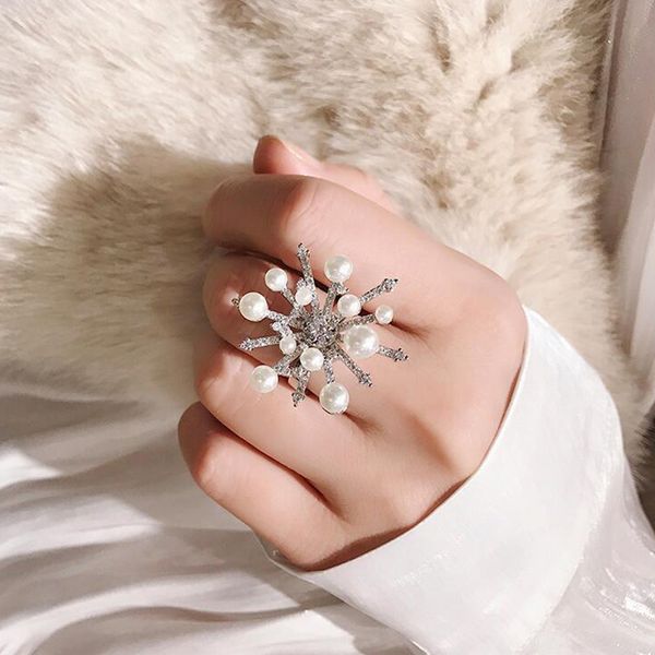 fashion rotate big snowflake rings for women creative crystal pearl statement ring personality open design adjustable jewelry, Golden;silver
fashion rotate big snowflake rings for women creative crystal pearl statement ring personality open design adjustable jewelry, Golden;silver