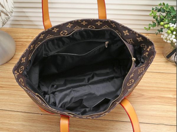 2019 ins new style woman shoulder bag brand design fashion trend Unique personality high-end and elegant high-capacity package
2019 ins new style woman shoulder bag brand design fashion trend Unique personality high-end and elegant high-capacity package