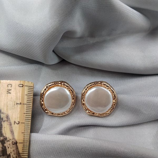 european and american jewelry earrings retro wild fashion pearl s925 silver needle earrings earrings female, Golden
european and american jewelry earrings retro wild fashion pearl s925 silver needle earrings earrings female, Golden