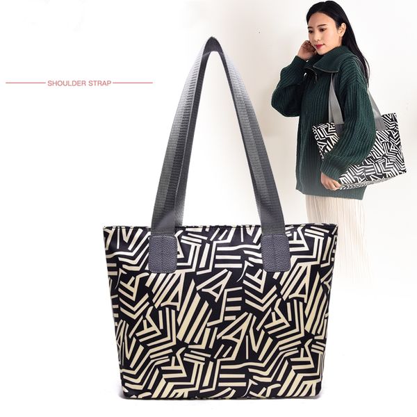 2020 new handbags women bags oxford cloth waterproof shoulder bag shopping leisure feather zebra print bag mode
2020 new handbags women bags oxford cloth waterproof shoulder bag shopping leisure feather zebra print bag mode