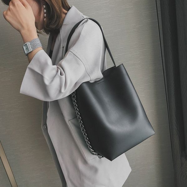casual big chain bukcets bag women shoulder bags pu leather handbags large capacity female totes ladies purses
casual big chain bukcets bag women shoulder bags pu leather handbags large capacity female totes ladies purses