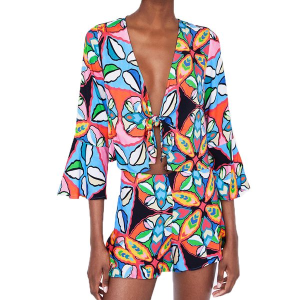2020 summer shorts set casual printing 2 piece set women deep v neck two piece bow womens clothing, White
2020 summer shorts set casual printing 2 piece set women deep v neck two piece bow womens clothing, White