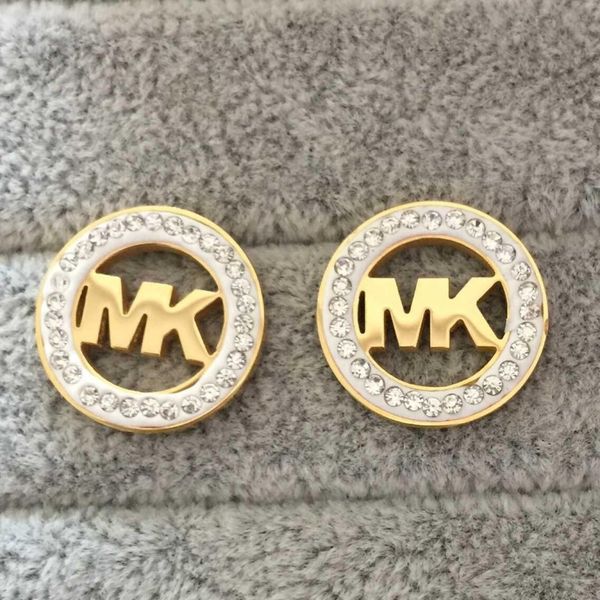 new arrival classic vogue letter rhinestone earring gold, silver, rose gold color round ear stud for women lady girl lady jewelry, Golden;silver
new arrival classic vogue letter rhinestone earring gold, silver, rose gold color round ear stud for women lady girl lady jewelry, Golden;silver