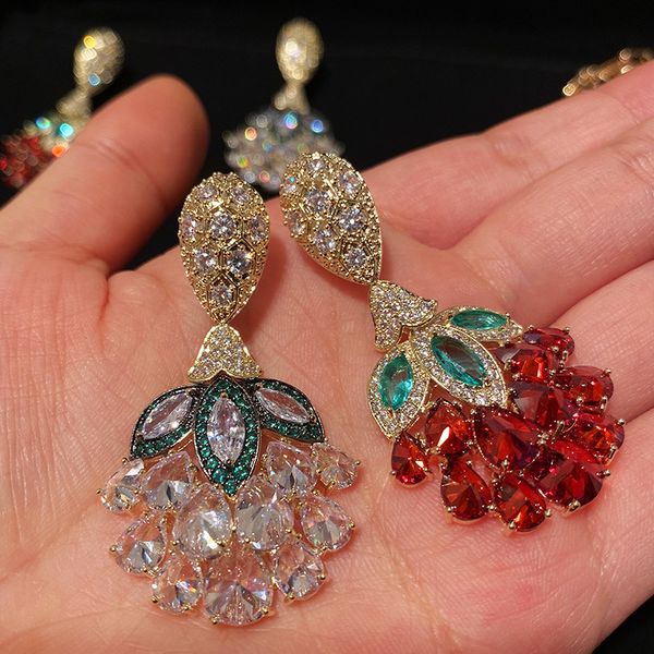 2019 fashion new women's pendant earrings luxury jewelry color large zircon pineapple earrings multicolor crystal, Silver
2019 fashion new women's pendant earrings luxury jewelry color large zircon pineapple earrings multicolor crystal, Silver