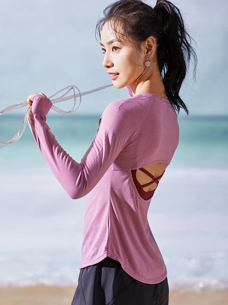 colorvalue long sleeve slim yoga shirt solid color breathable running workout hollow back fitness women sportswear, White;red 
colorvalue long sleeve slim yoga shirt solid color breathable running workout hollow back fitness women sportswear, White;red