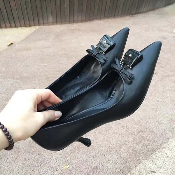 2020 fashion designer women shoes high heels pointed toe shoes 6.5cm .5cm pumps come with logo dust bags wedding shoes, Black
2020 fashion designer women shoes high heels pointed toe shoes 6.5cm .5cm pumps come with logo dust bags wedding shoes, Black