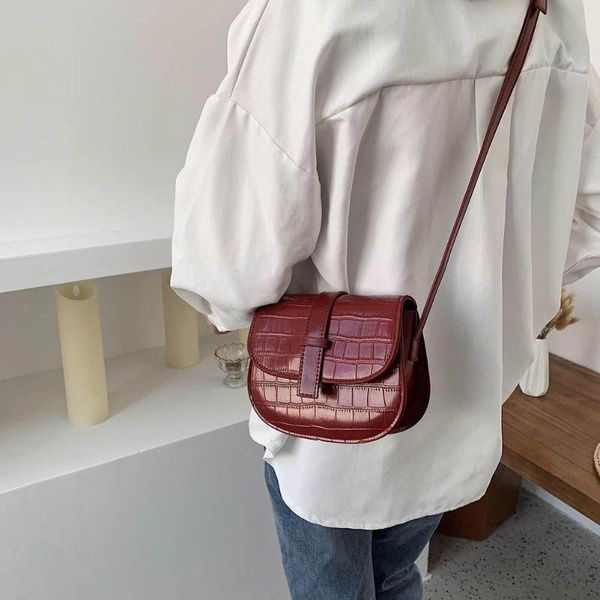 women pu leather handbags shoulder messenger bag women leather retro small solid crossbody bag for vacation and travel
women pu leather handbags shoulder messenger bag women leather retro small solid crossbody bag for vacation and travel