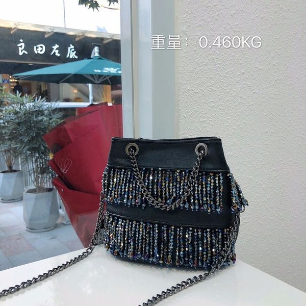 2020 water flow drill bucket bag 100 цепная черный одно плечо косой satchel женщина
2020 water flow drill bucket bag 100 цепная черный одно плечо косой satchel женщина